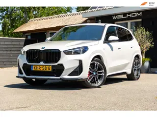 BMW iX1 EDrive 20 M Sport Live Cockpit I Mineralweiss Metallic I Head Up I Led I CarPlay I 360 Camer