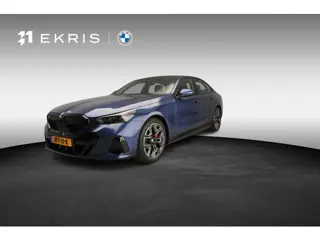 BMW 5 Serie Sedan 550e xDrive | M-Sportpakket | LED | Leder | HUD | Panoramadak | Sportstoelen | DAB