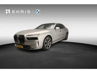 BMW 7 Serie 750e xDrive | LED | Leder | HUD | Achterasbesturing  | Rear seat entertainment | Panoram