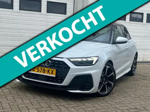 Audi A1 Sportback 30 TFSI S-Line / CarPlay / virtueel cockpit / Lane