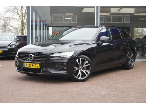 Volvo V60 2.0 T6 Recharge AWD R-Design Automaat | Panodak | Trekhaak| Camera | Vol opties | Inruil m