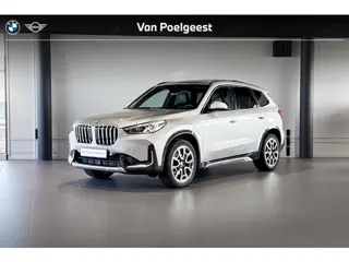 BMW X1 sDrive18i | X Line | Glazen Panoramadak | Achteruitrijcamera | Trekhaak |