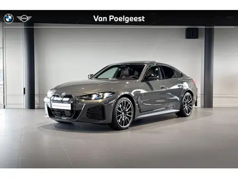 BMW i4 M60 84 kWh | M Sport Pro | Glazen schuif-/kanteldak | Harman Kardon | Stoelverwarming | Achte