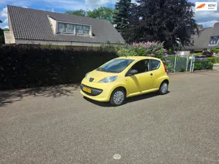 Peugeot 107 1.0-12V XR