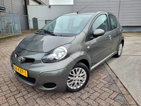 Toyota Aygo 1.0-12V Aspiration Green Airco (bj 2010)