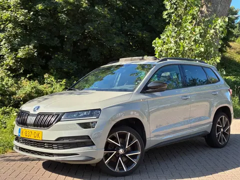 Skoda Karoq 1.5 TSI ACT Sportline Business PANO VIRTUAL