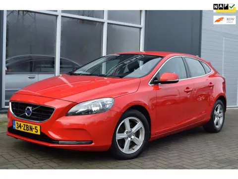 Volvo V40 1.6 T4 Momentum | Clima | Cruise | APK 2-2027 !