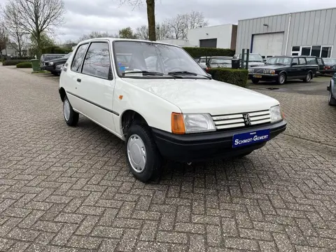 Peugeot 205 1.0 XE 1990 slechts 14.575 km!