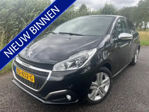 Peugeot 208 1.2 | Clima | Cruise | Navi | Parkeersensoren | Bluetooth | Driem vervangen
