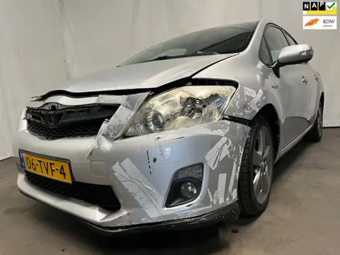 Toyota Auris 1.8 Full Hybrid Dynamic Business - Schade