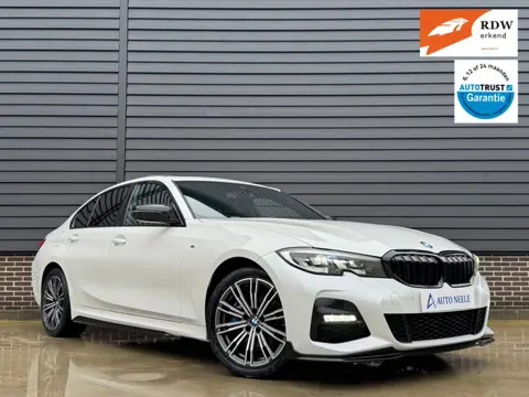 BMW 3-serie 330e M Sport 292 pk High Executive Panoramadak, HUD, Keyless