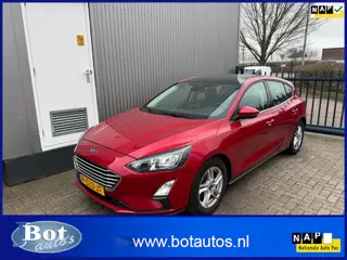 Ford Focus 1.0 EcoBoost Trend Edition Business ecc / cruise / camera / navi / sensoren / panoramadak