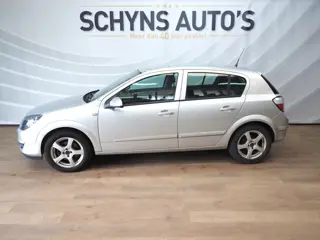 Opel Astra 1.6 Essentia