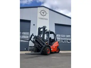 Linde H40D met vorkenversteller en Rotator!!