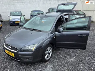 Ford Focus Wagon 1.6-16V Futura stationwagen airco