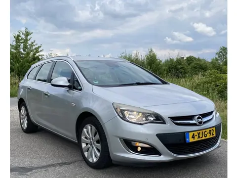 Opel Astra Sports Tourer 1.4 Turbo Sport (bj 2012)