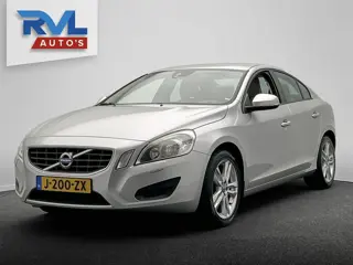 Volvo S60 1.6 T3 | Trekhaak | Leder Stoelverwarming Lichtmetaal Cruise Climate Control