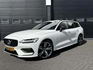 Volvo V60 2.0 B3 163PK Momentum R-Design | Camera | Trekhaak | Stoel & Stuur verw. | €23.900,- incl.