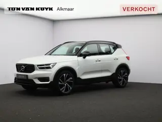 Volvo XC40 2.0 T5 AWD R-Design Intro Edition / Trekhaak / Stoel- + stuurwielverwarming / Pilot Assis