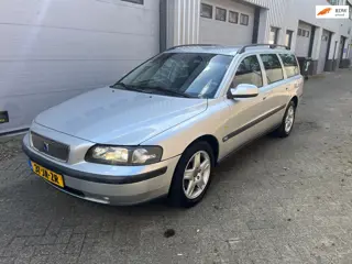 Volvo V70 2.4 Comfort Line! AUTOMAAT! 7P! BOEKJES! AIRCO!