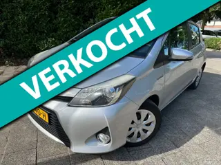 Toyota Yaris AUTOMAAT, HYBRIDE MET AIRCO, NAVIGATIE & APK!