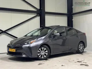 Toyota Prius 1.8 Executive | navi | leder | schuifdak | trekhaak | fabrieksgarantie |