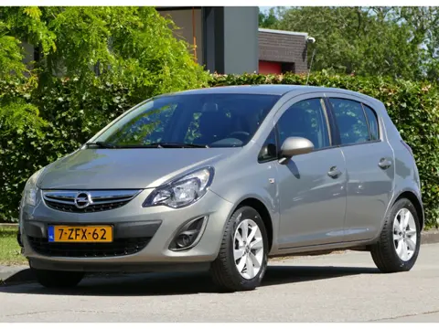 Opel Corsa 1.2-16V Berlin | airco | trekhaak | all-season-banden | cruise control
