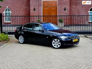 BMW 3-serie 325i / Automaat / Open dak / Pdc / Navi / Stoelverwarming / Nieuwe Apk