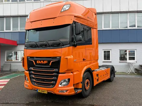 DAF XF 480 4X2 MANUAL GEAR + TIPPER HYDRAULICS + SPECIAL INTERIOR