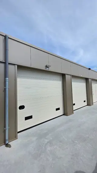 Garagebox huren Opslagruimte Garage te huur Almere nabij Amsterdam - A-locatie!