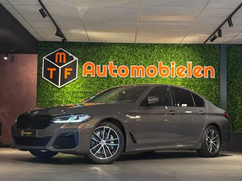 BMW 5-serie 530e M SPORT 292 PK |LASER|ALVITGRAU|ASSIST PRO|HUD|TREKHAAK