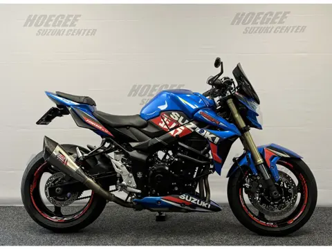 Suzuki GSR750A Yoshimura editie (bj 2016)