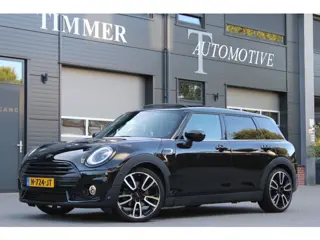 MINI Clubman 1.5 Cooper John Cooper Works pakket binnen - buiten - Panoramadak - Head-up Adaptieve C