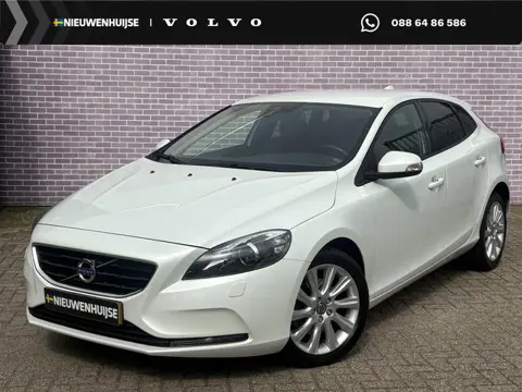 Volvo V40 1.6 T2 Kinetic Xenon | Stoelverwarming | Business Pack Connect | Parkeer camera | DEALER O