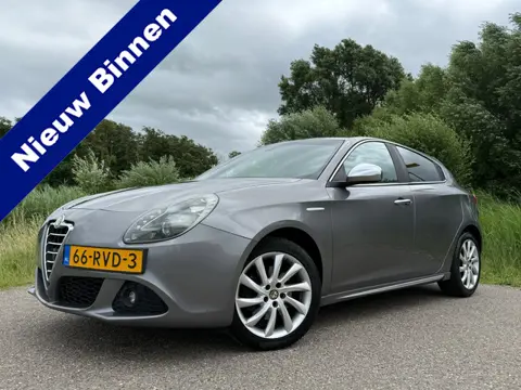Alfa Romeo Giulietta 1.4 T 170 PK Distinctive | H-Leder | 2e Eigenaar | Clima | 17" Velgen | 6 Versn