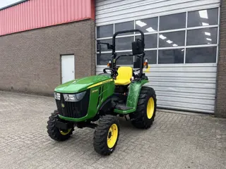 John Deere 3038E-781758