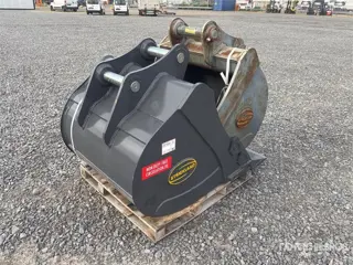 Strickland Digging Excavator Bucket - Fits Hitachi ZX130