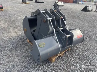 Strickland Excavator Bucket - Fits Case DX60