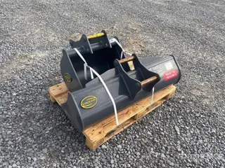 Strickland Excavator Bucket - Fits S40
