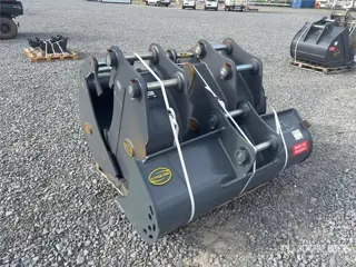 Strickland of (5) Strickland Excavator Bucket - Fits Devlon D