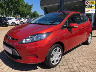 Ford Fiesta 1.25 Limited, Airco, trekhaak, radio/cd, Lage km stand, etc.