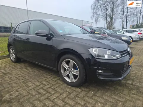 Volkswagen Golf 1.2 TSI (MOTOR DEFECT)