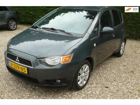 Mitsubishi Colt 1.3 Edition Two lichte hagelschade apk 19-6-2027