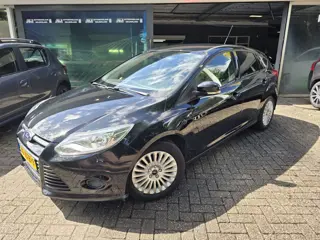 Ford Focus 1.0 EcoBoost Trend | 2E EIGENAAR | 12MND GARANTIE | NAVI | AIRCO | PDC |