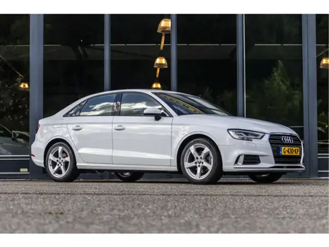 Audi A3 Limousine 35 TFSI CoD Advance (bj 2019)