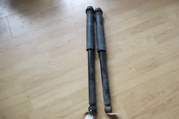 Toyota Yaris (P9) 2005/2011 Schokbrekers Achter