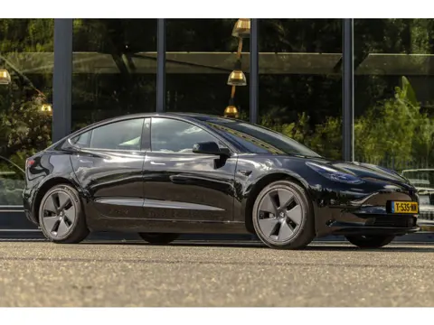 Tesla Model 3 Standard RWD Plus 60 kWh SOH 93.8% (bj 2023)