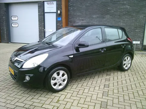 Hyundai I20 1.4i i-Catcher Zwart 2009 Airco 5-deurs NAP!