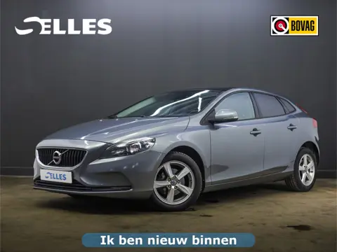 Volvo V40 2.0 D2 Momentum | Navigatie | Voorstoelen verwarmd | Verwarmde voorruit |