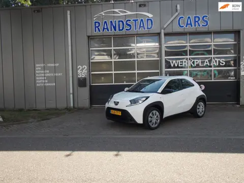 Toyota Aygo X 1.0 VVT-i S-CVT Play Automaat Camera Airco Elek Pakket 5Deurs 2025bj GARANTIE